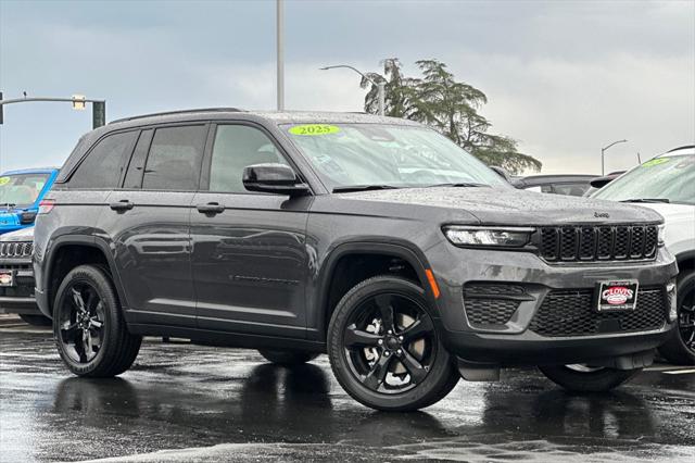 2025 Jeep Grand Cherokee GRAND CHEROKEE ALTITUDE 4X2 2025 Jeep Grand Cherokee GRAND CHEROKEE ALTITUDE 4X2