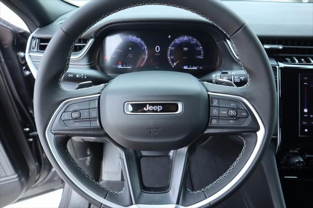 2025 Jeep Grand Cherokee GRAND CHEROKEE L LAREDO X 4X4