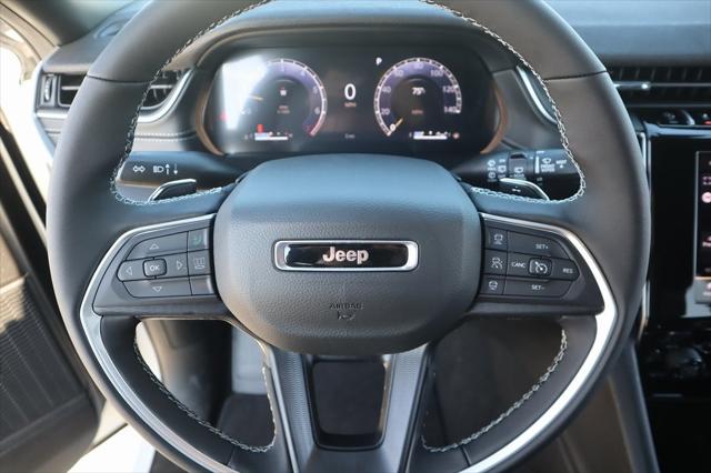 2025 Jeep Grand Cherokee GRAND CHEROKEE L LAREDO X 4X4