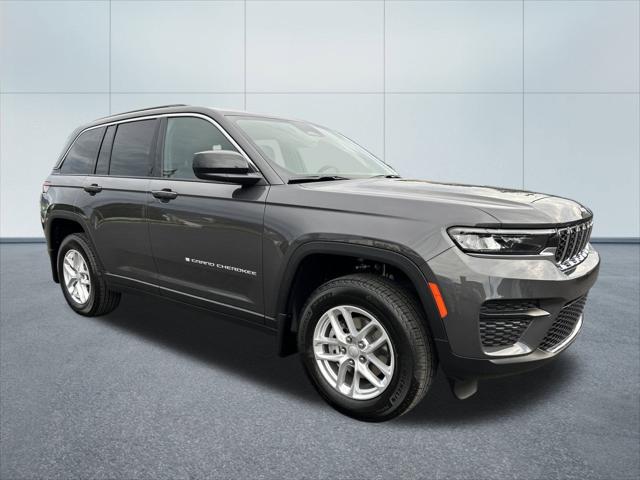 2025 Jeep Grand Cherokee GRAND CHEROKEE LAREDO X 4X4