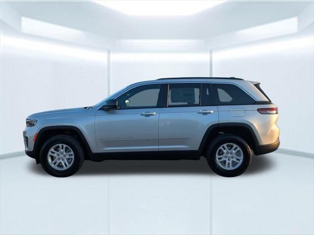 2025 Jeep Grand Cherokee GRAND CHEROKEE LAREDO 4X2 2025 Jeep Grand Cherokee GRAND CHEROKEE LAREDO 4X2