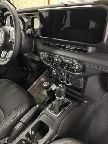 2025 Jeep Wrangler 4-Door Sahara 4x4