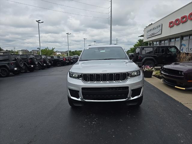 2025 Jeep Grand Cherokee GRAND CHEROKEE L LAREDO X 4X4