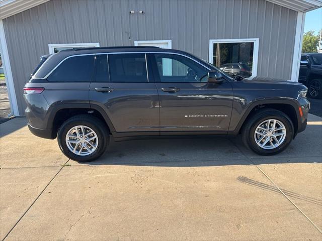 2025 Jeep Grand Cherokee GRAND CHEROKEE LAREDO X 4X4