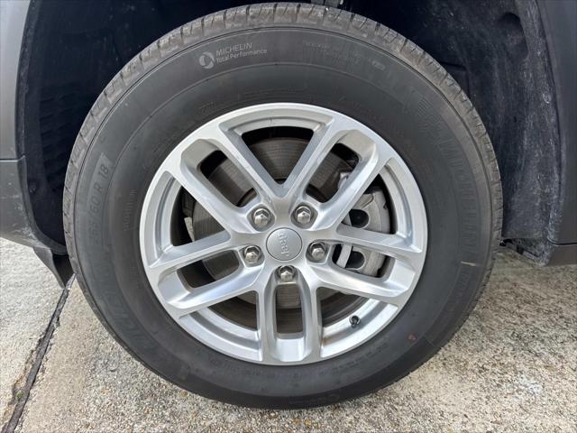 2025 Jeep Grand Cherokee GRAND CHEROKEE L LAREDO X 4X2