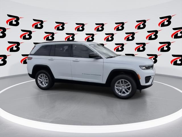 2025 Jeep Grand Cherokee GRAND CHEROKEE LAREDO X 4X4