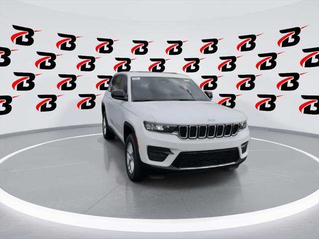 2025 Jeep Grand Cherokee GRAND CHEROKEE LAREDO X 4X4