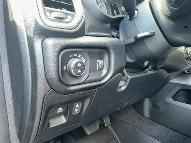 2025 Ram 1500 Big Horn Crew Cab 4x4 5'7" Box