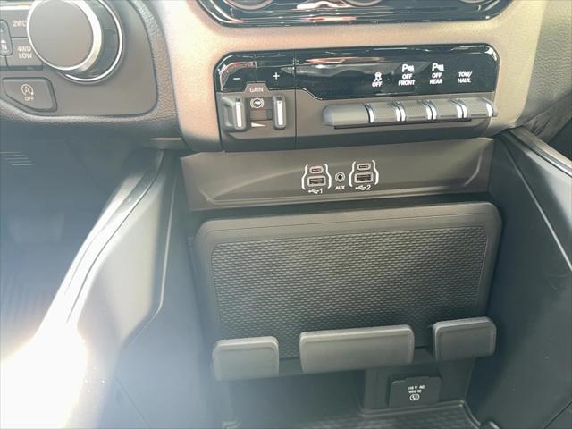 2025 Ram 1500 Big Horn Crew Cab 4x4 5'7" Box