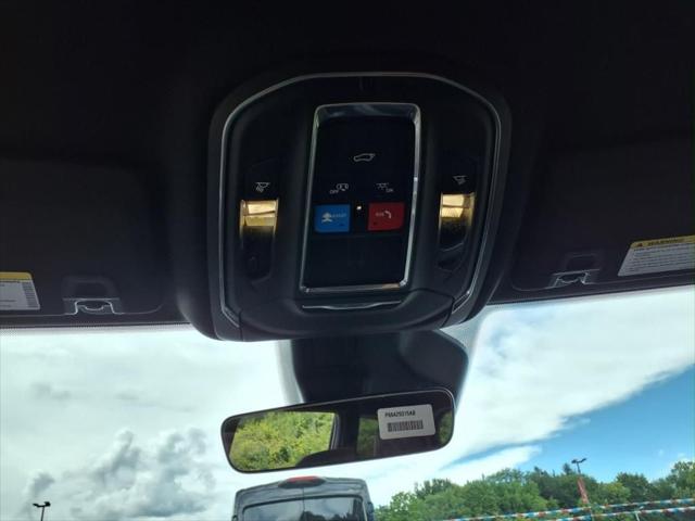 2025 Jeep Grand Cherokee Laredo 4x4