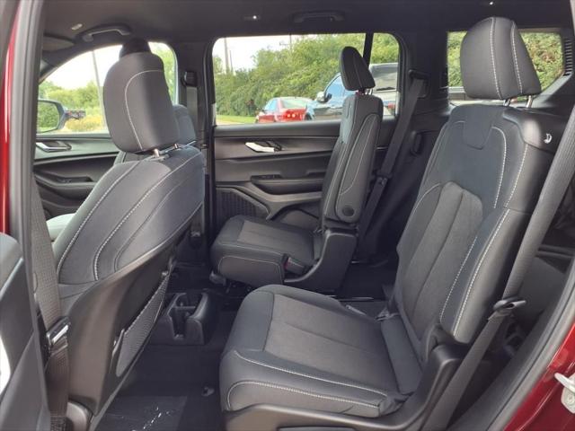 2025 Jeep Grand Cherokee Laredo 4x4