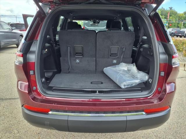 2025 Jeep Grand Cherokee Laredo 4x4