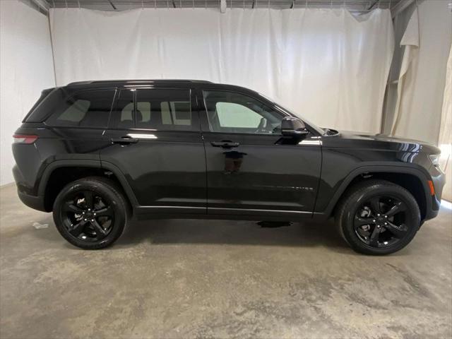 2025 Jeep Grand Cherokee GRAND CHEROKEE ALTITUDE X 4X4