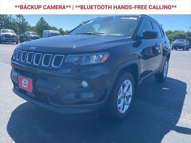 2025 Jeep Compass COMPASS LATITUDE 4X4