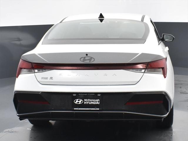 2025 Hyundai Elantra SE