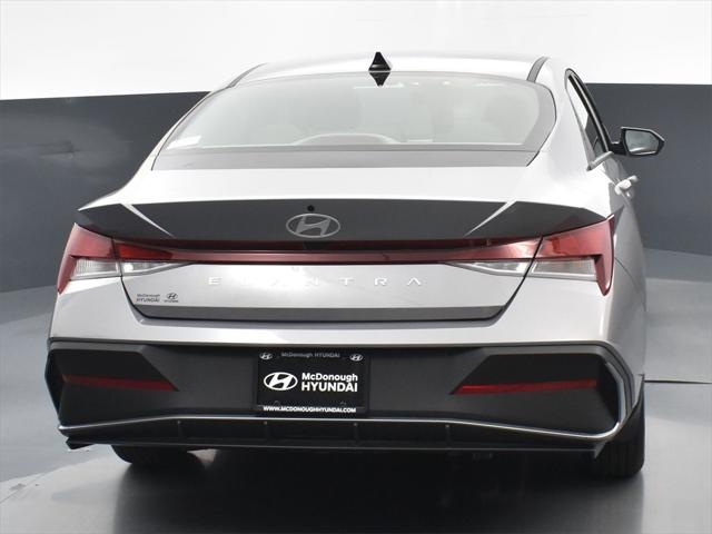 2025 Hyundai Elantra SE