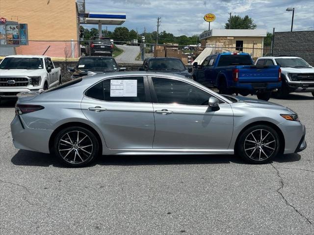 2022 Toyota Camry SE