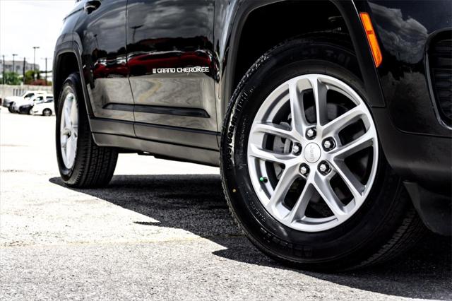 2023 Jeep Grand Cherokee Laredo 4x4