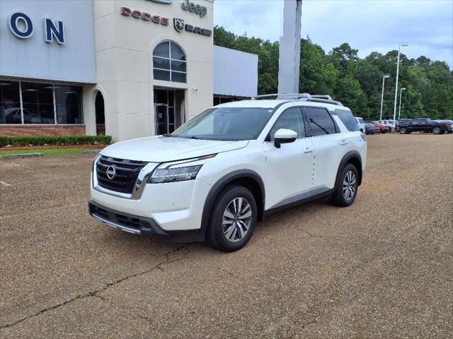 2024 Nissan Pathfinder SL FWD