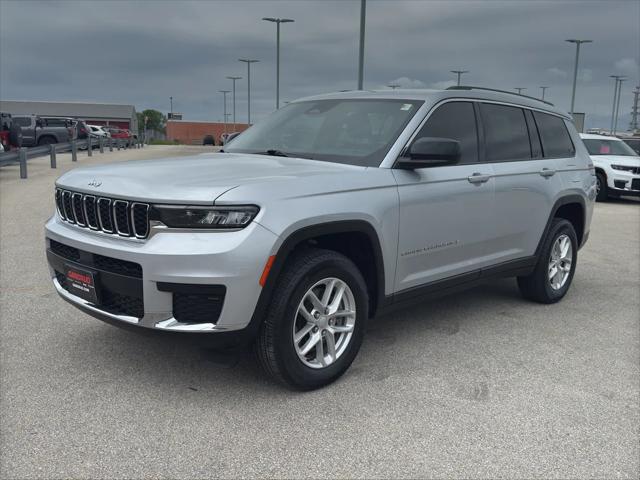 2022 Jeep Grand Cherokee L Laredo 4x4