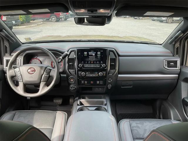 2024 Nissan TITAN Crew Cab PRO-4X 4x4