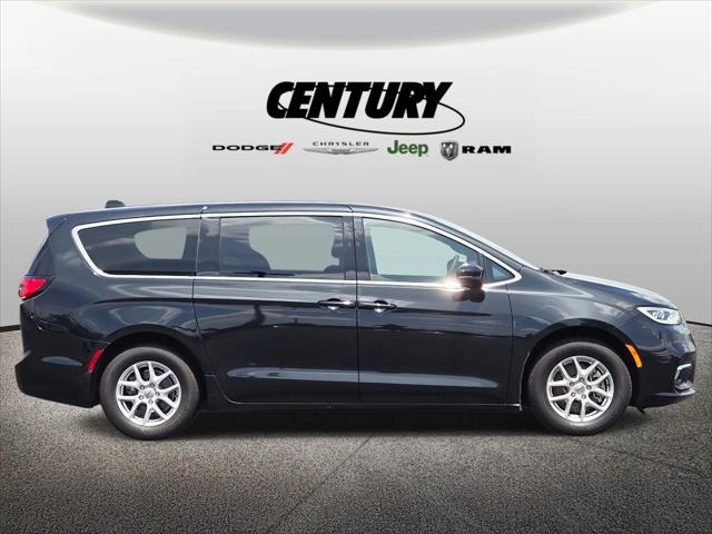 2023 Chrysler Pacifica Touring
