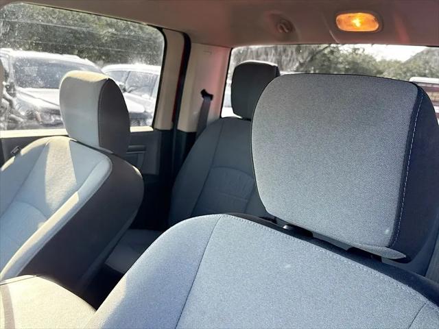 2022 Ram 1500 Classic SLT Crew Cab 4x2 5'7" Box