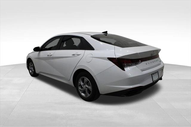 2023 Hyundai Elantra SE