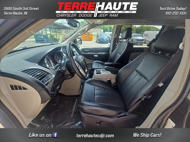 2016 Chrysler Town and Country Touring