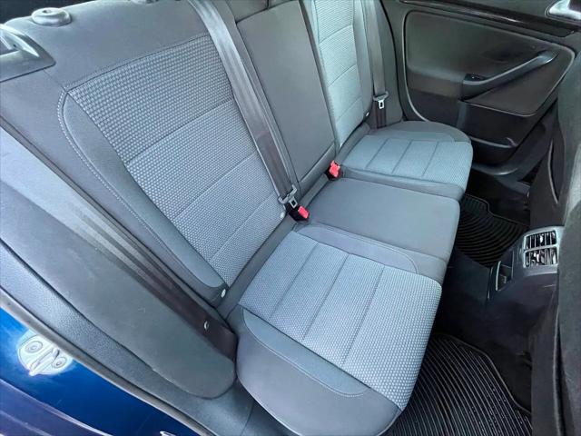 2012 Volkswagen Jetta SportWagen 2.5L S