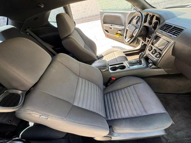 2013 Dodge Challenger SXT