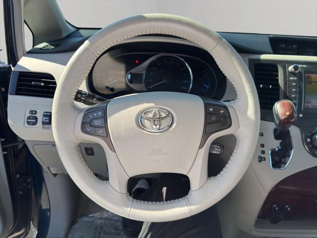 2011 Toyota Sienna XLE V6
