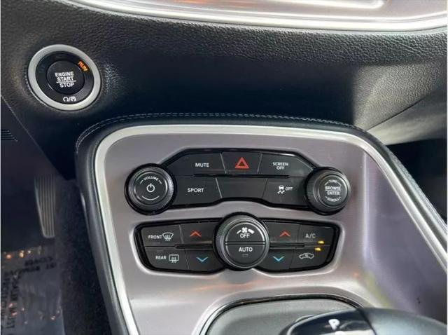 2021 Dodge Challenger SXT