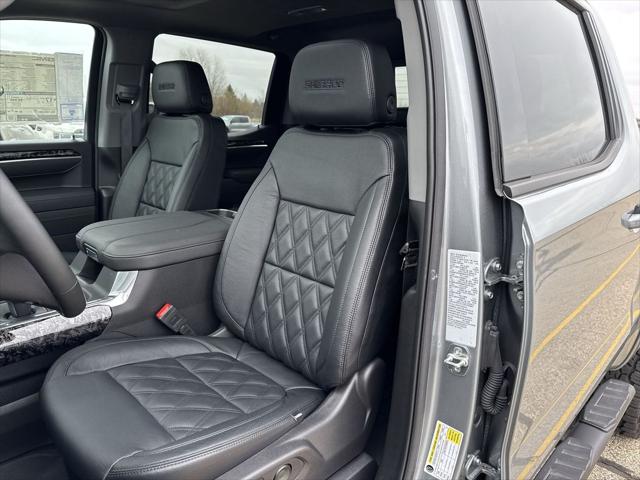2025 GMC Sierra 1500 4WD Crew Cab Short Box Elevation with 3SB