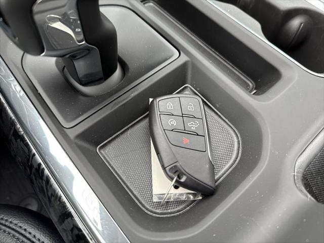 2025 GMC Sierra 1500 4WD Crew Cab Short Box Elevation with 3SB