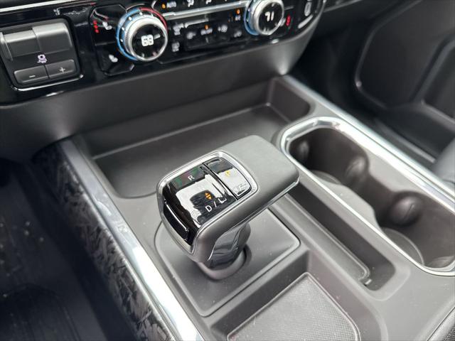 2025 GMC Sierra 1500 4WD Crew Cab Short Box Elevation with 3SB