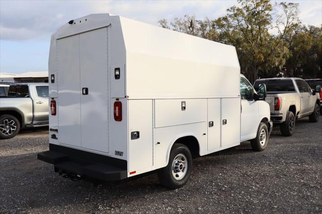 2025 GMC Savana Cutaway Work Van