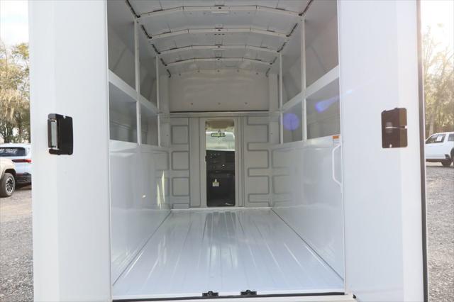 2025 GMC Savana Cutaway Work Van