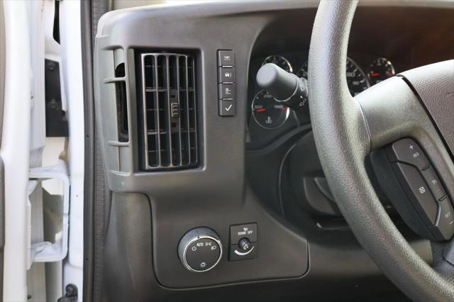 2025 GMC Savana Cutaway Work Van