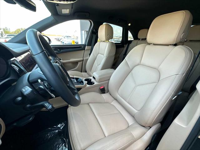 2025 Porsche Macan AWD