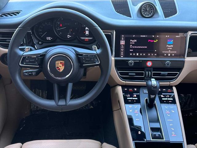 2025 Porsche Macan AWD