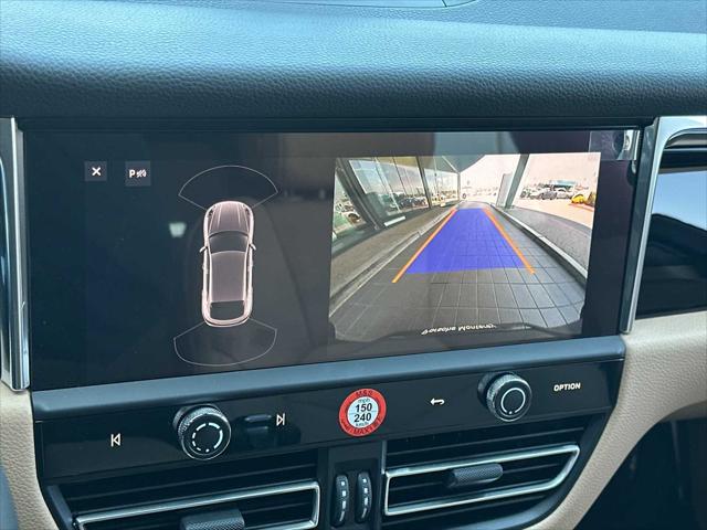 2025 Porsche Macan AWD