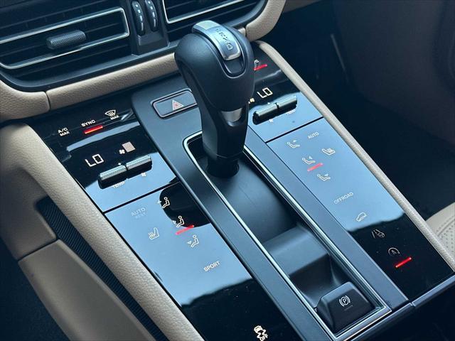 2025 Porsche Macan AWD
