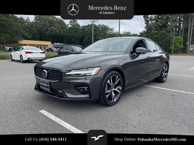 2024 Volvo S60 B5 Core Dark Theme