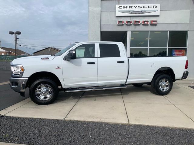 2024 RAM 2500 Tradesman Crew Cab 4x4 8 Box