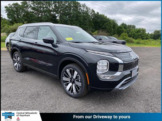 2025 Mitsubishi Outlander PLATINUM EDITION 2.5 S-AWC for sale in Raynham, MA