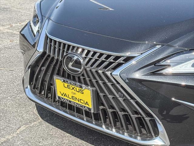 2025 Lexus ES 300h FWD