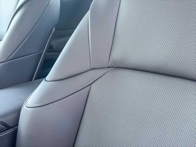 2025 Lexus ES 300h FWD
