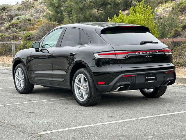 2025 Porsche Macan Unknown