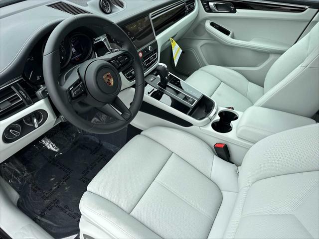 2025 Porsche Macan Unknown